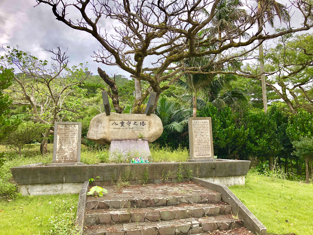 エメラルドグリーンの海を見下ろす、モーニング激坂ランの写真4