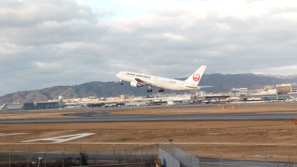 飛行機の離発着を最も間近に見ながら走れる伊丹スカイパークランニングの写真3