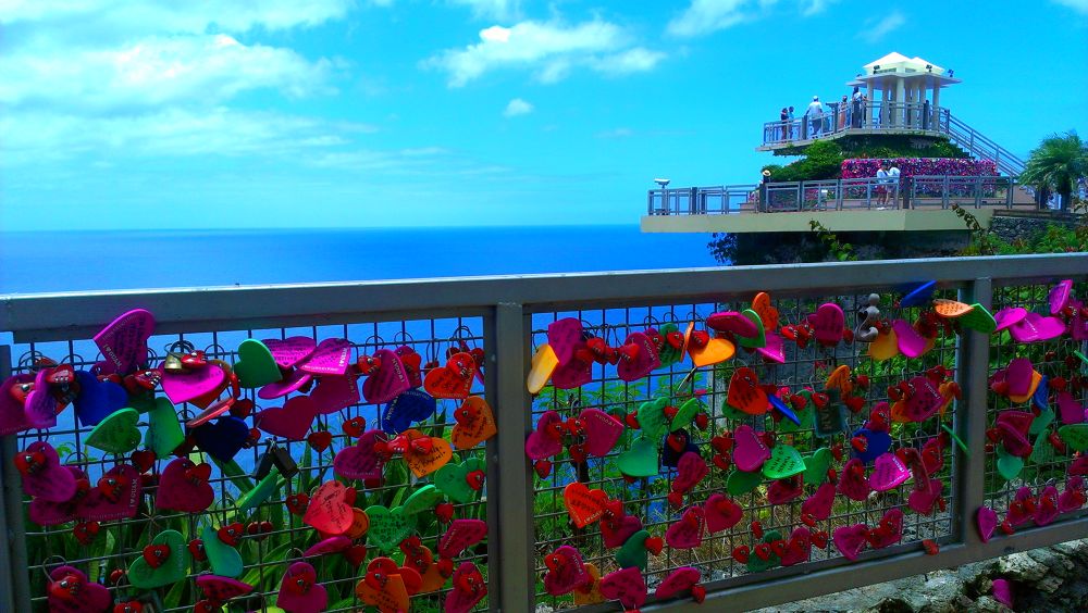 グアム・恋人岬へ向かう道の写真9