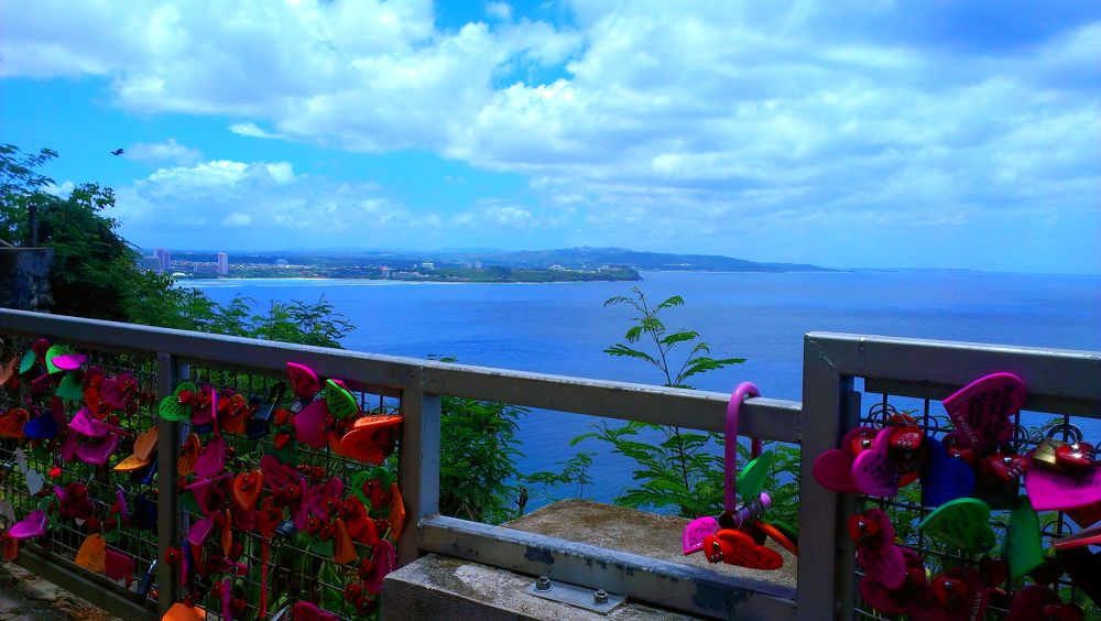 グアム・恋人岬へ向かう道の写真10