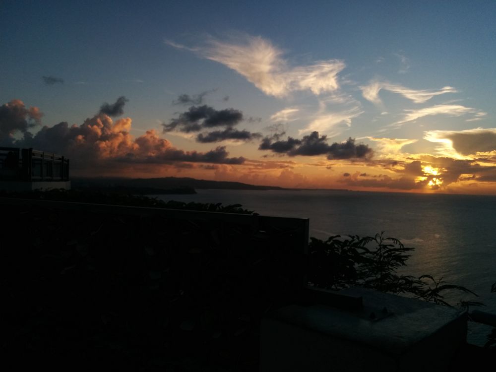 グアム・恋人岬へ向かう道の写真11