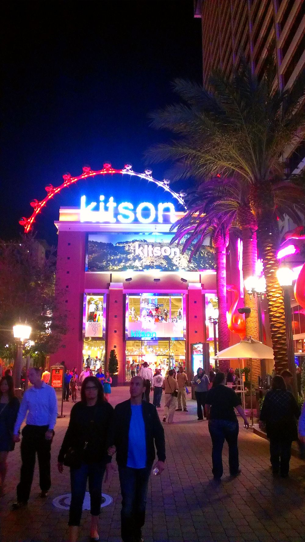 世界最大の観覧車・ハイローラーを眺める。の写真5