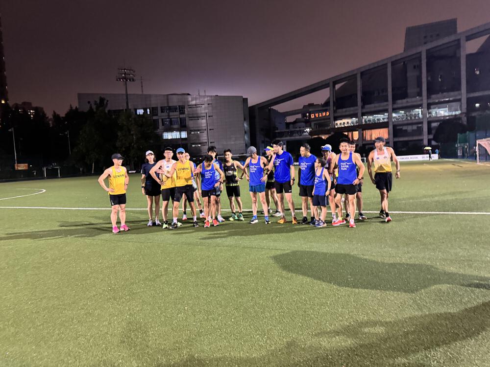 上海廬湾スポーツセンターのブルートラックの写真4