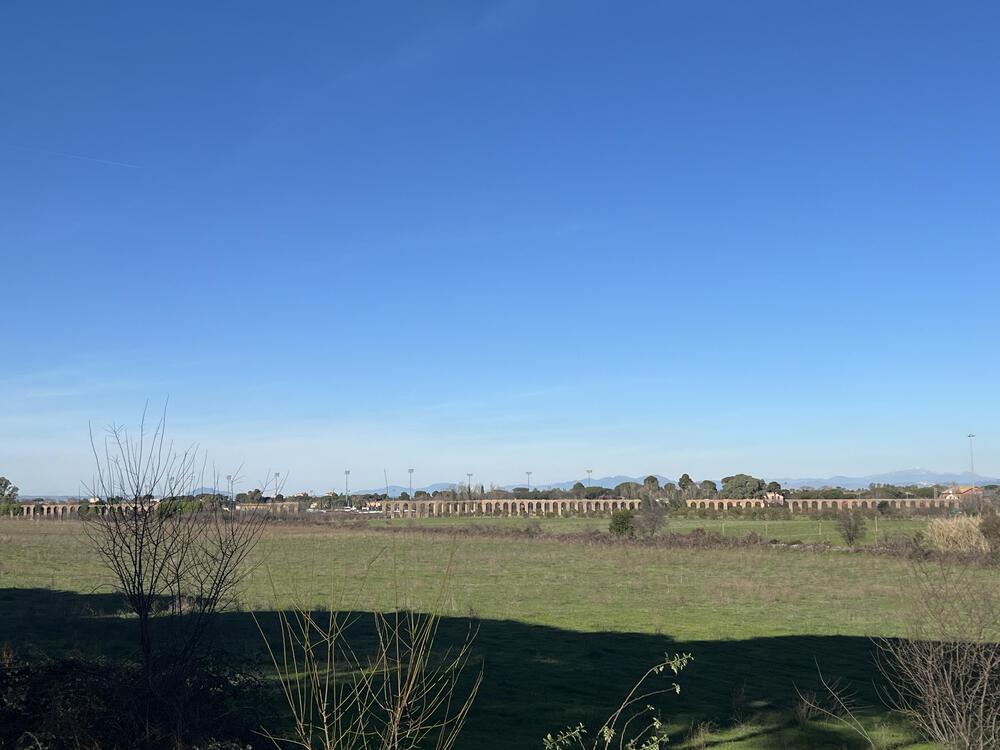 イタリア、アッピア旧街道の石畳でローマ入場までの写真5