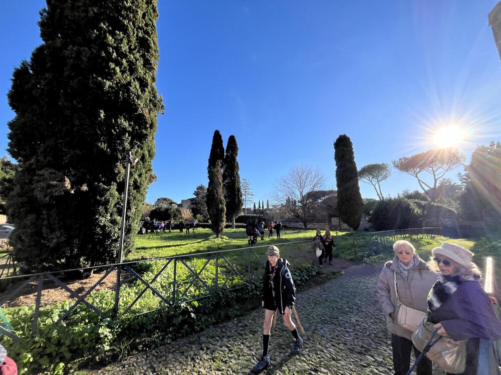 イタリア、アッピア旧街道の石畳でローマ入場までの写真6