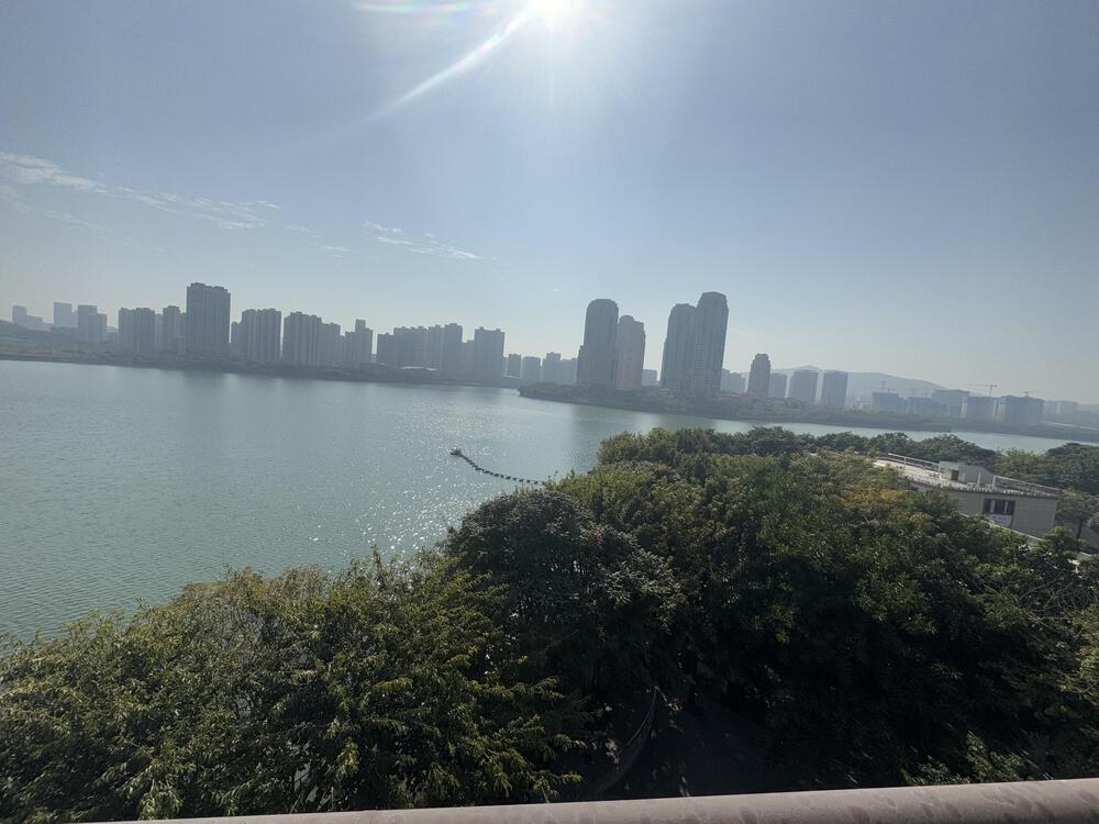 廈門市北東部・美しい湖畔の貯水池の写真3