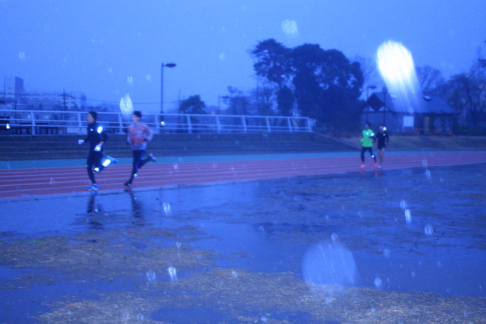 済美山運動場の写真5