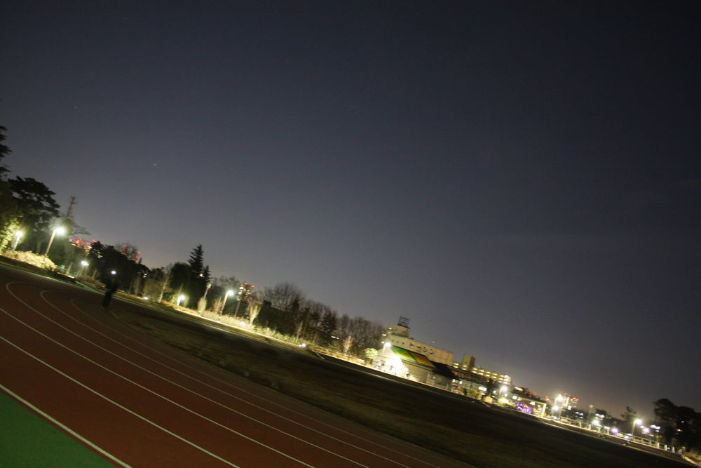 済美山運動場の写真7