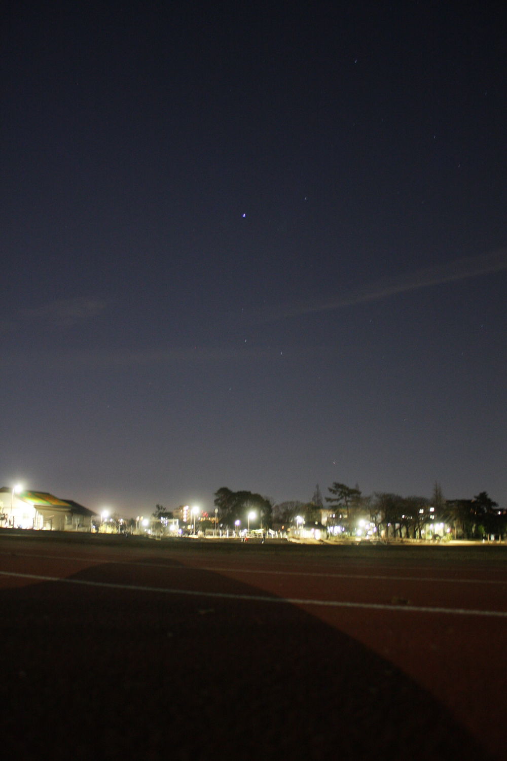 済美山運動場の写真8