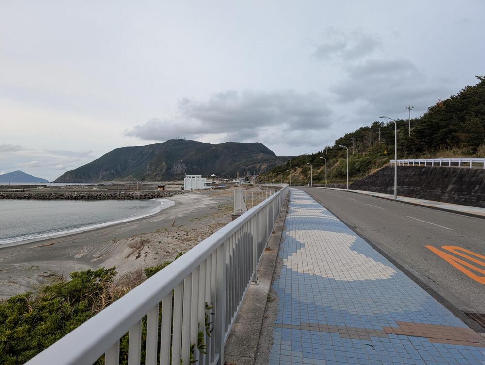 露天温泉と夕陽を楽しむ！新島・海岸線ランニングコースの写真4