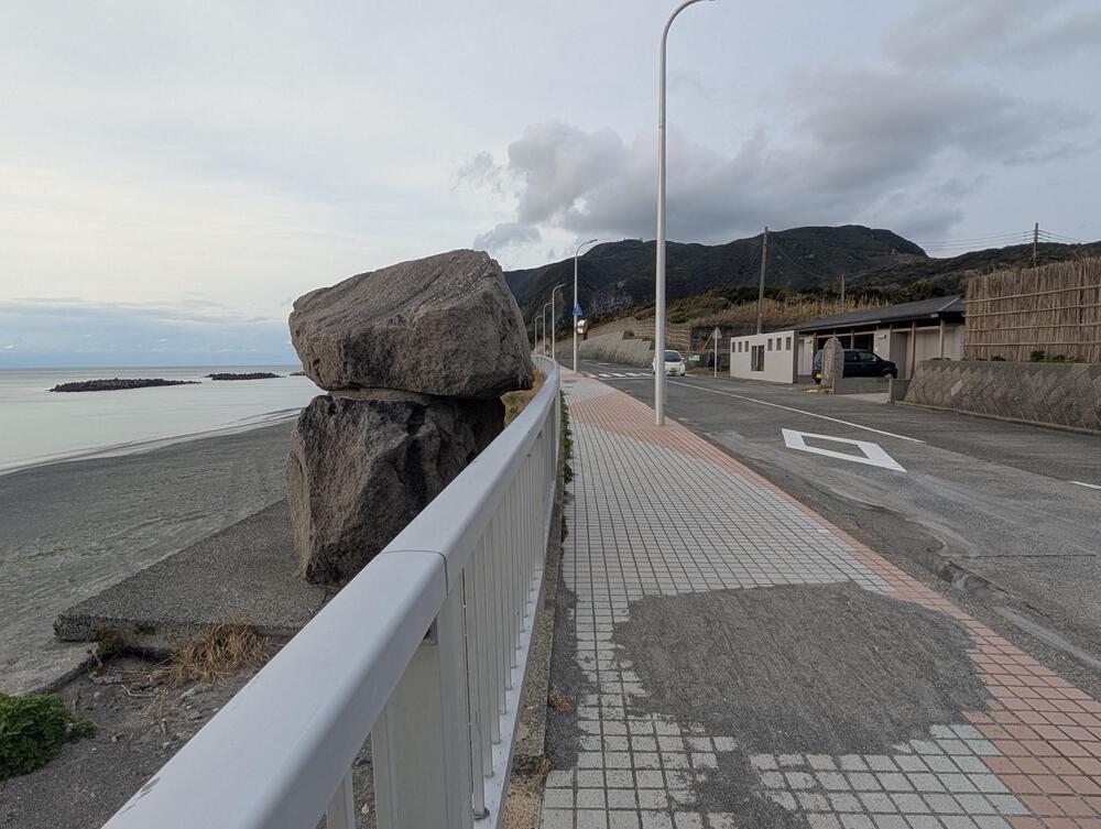 露天温泉と夕陽を楽しむ！新島・海岸線ランニングコースの写真7