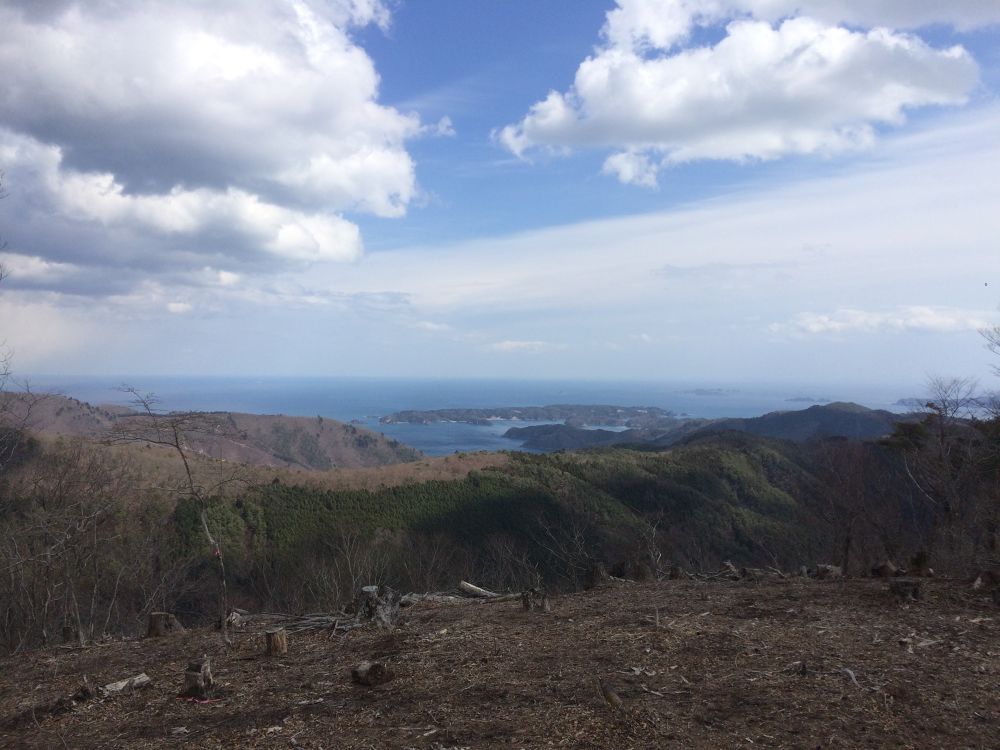 女川最高峰！山頂から海を眺める『石投山』トレイルの写真6