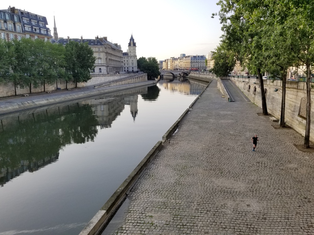 リュクサンブール公園を抜けてセーヌ河畔への写真3