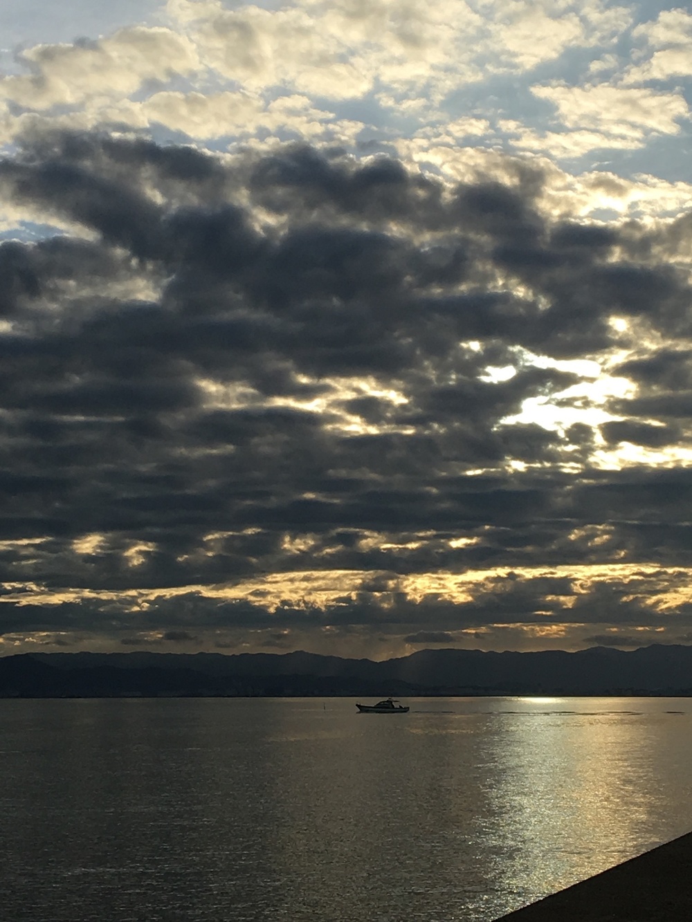 朝焼けの博多湾海岸沿いコースの写真7
