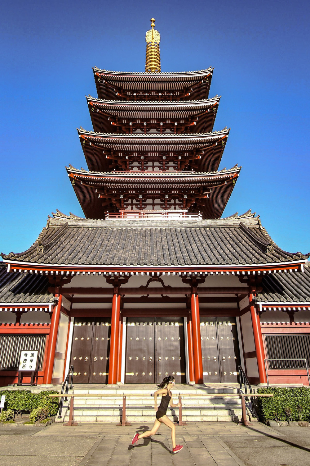 静寂なひとときを感じられる朝と夜の浅草の写真3