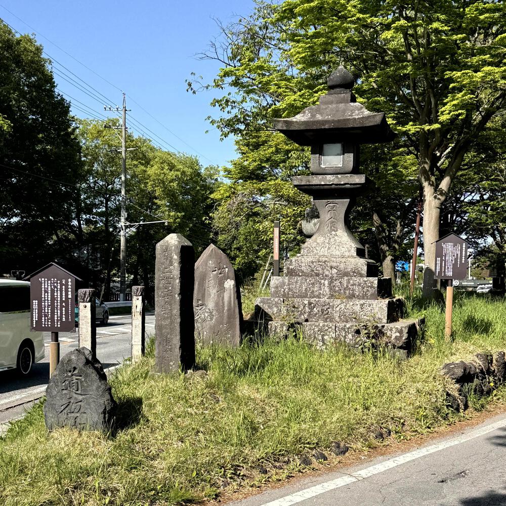 信濃追分「コスモス街道の碑」と御影用水（千ケ滝湯川用水温水路）の写真8