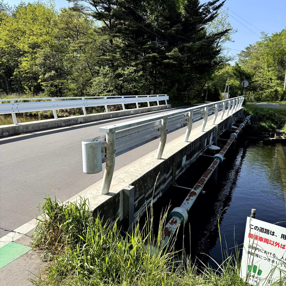信濃追分「コスモス街道の碑」と御影用水（千ケ滝湯川用水温水路）の写真20