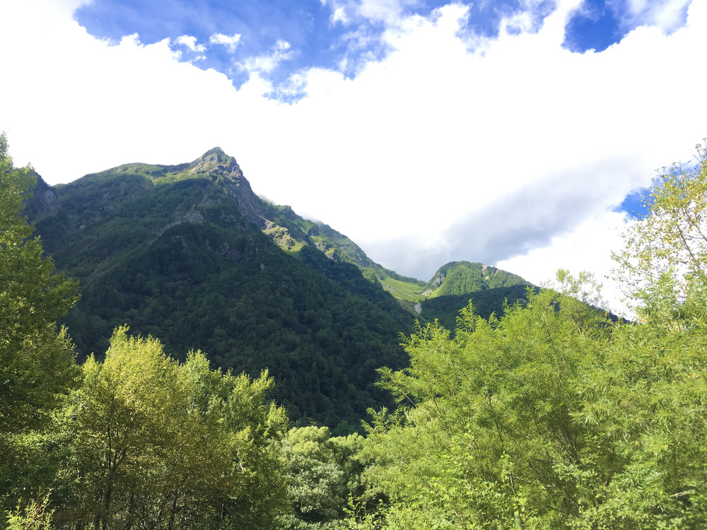 おしゃれ山荘の手作りプリンを目指す　上高地クロカンジョグの写真3