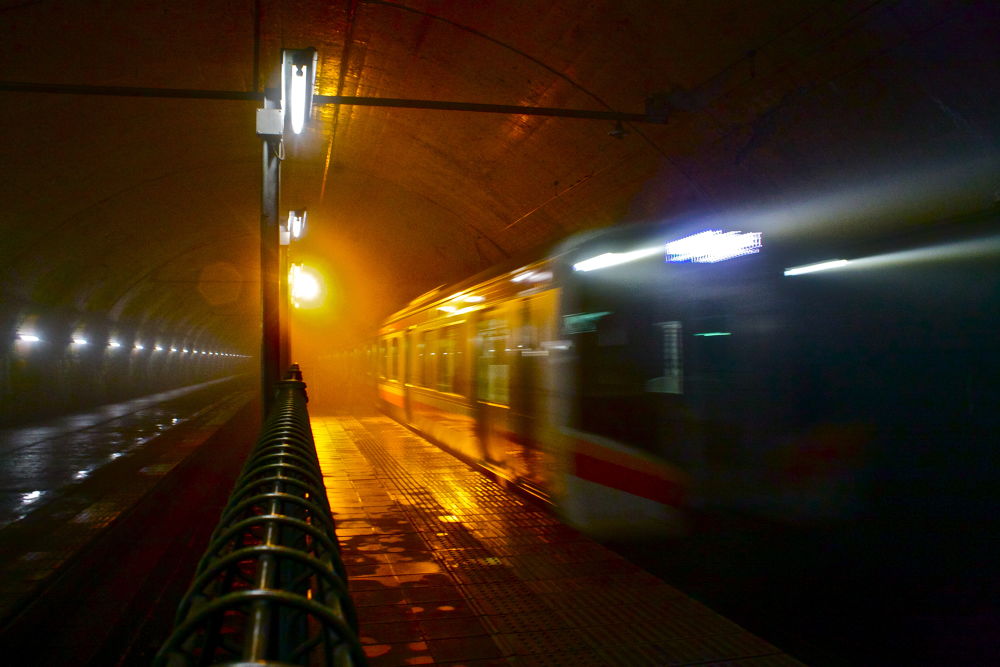 秘境！日本一のモグラ駅土合駅と湯吹きの滝の写真14