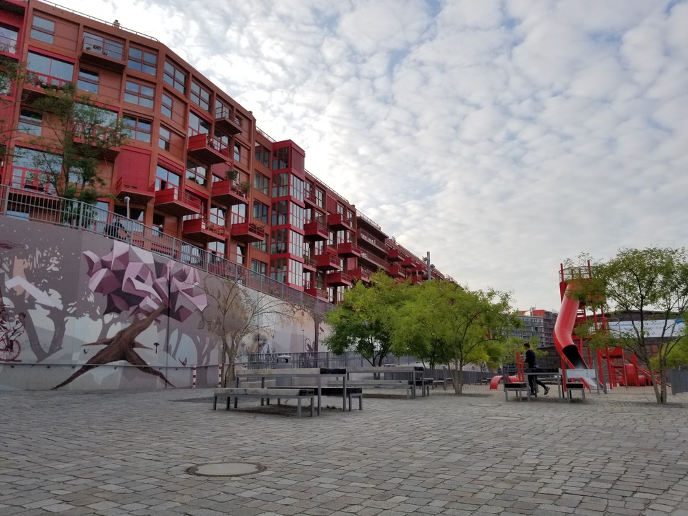 ベルリンの鉄道操車場跡地の公園を行くの写真6