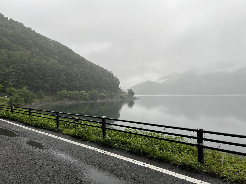 土砂降りシャワーランで西湖一周の写真3