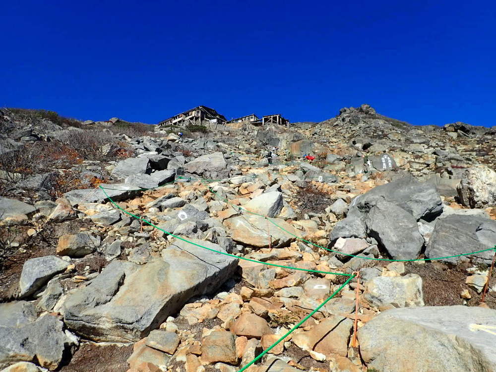 【入山規制解除】御嶽山 剣ヶ峰までの写真8