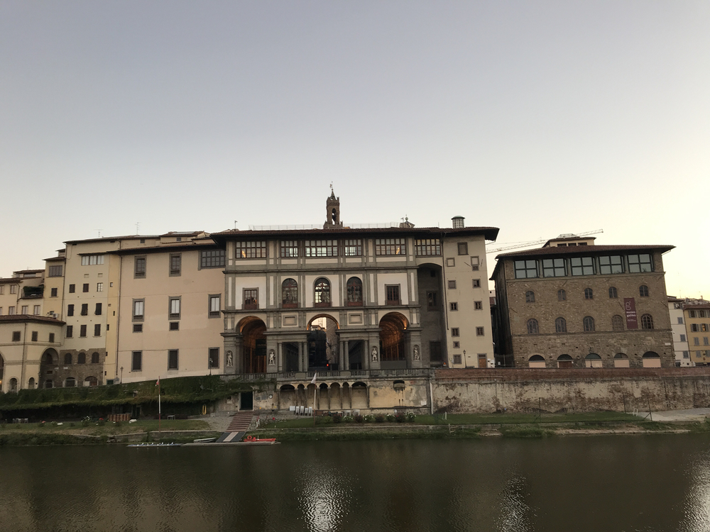 ミケランジェロ広場 Piazzale Michelangelo までの写真3