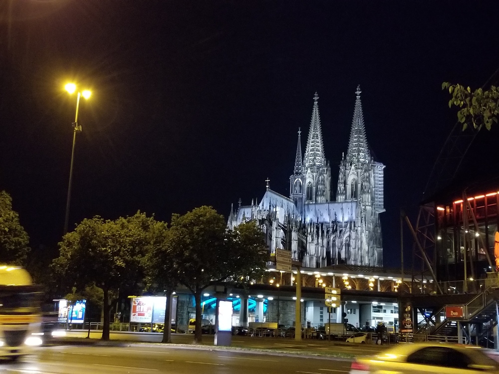 ドイツ・ライン川からケルン大聖堂のライトアップを楽しむの写真5