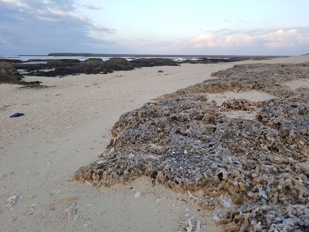 久米島(沖縄)シンリ浜で、ビーチ＆空港ランの写真3