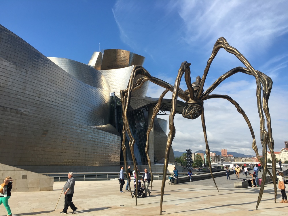 【スペイン】芸術の街ビルバオの川沿いをの写真5