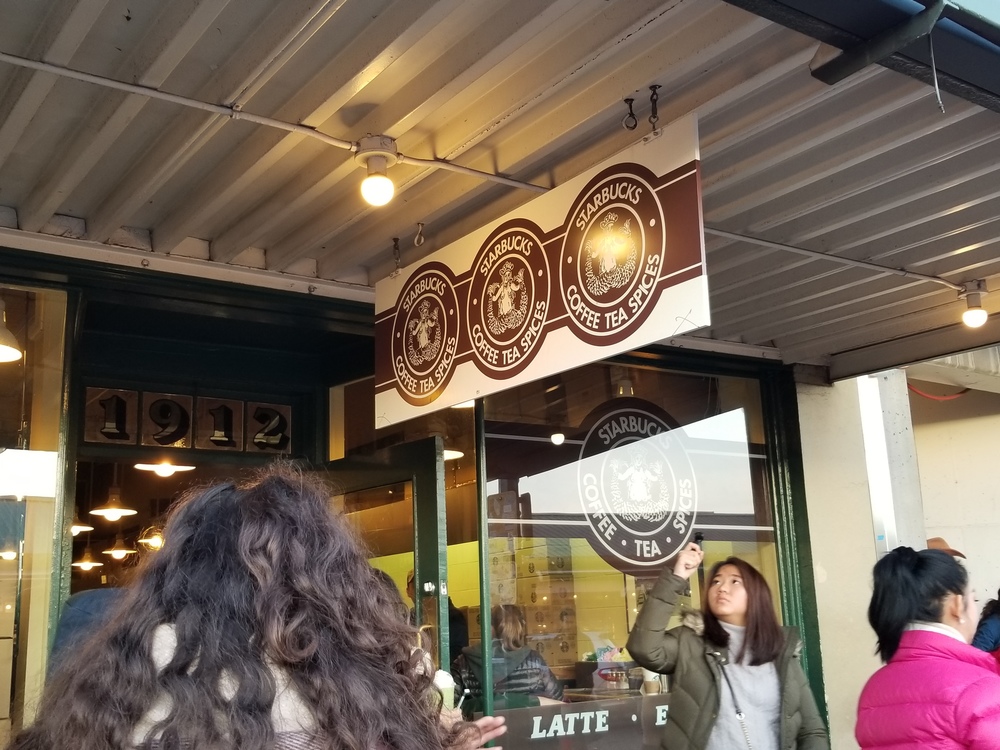 シアトル・エリオット湾に沈む夕日をスタバ１号店からの写真6