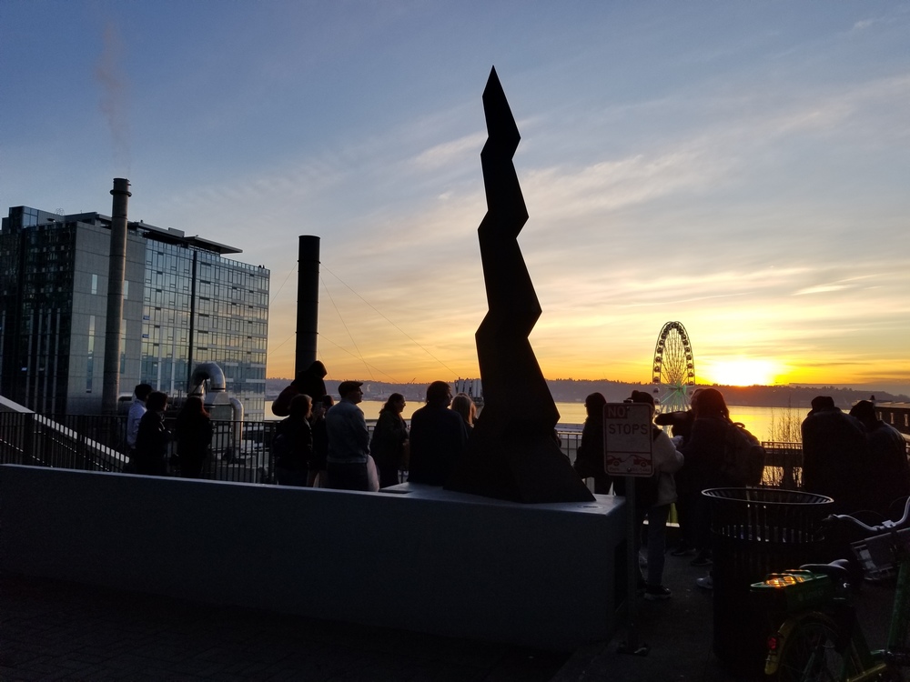 シアトル・エリオット湾に沈む夕日をスタバ１号店からの写真10