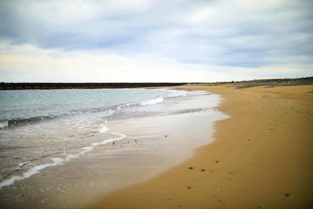 一直線の海岸線・持石海岸シーサイドランの写真3