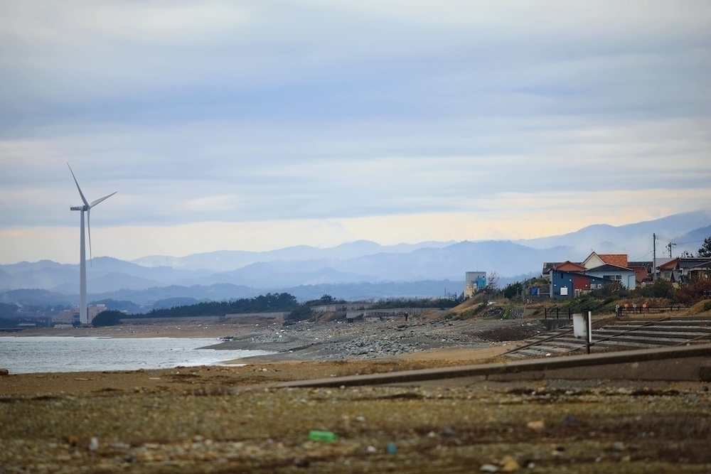 一直線の海岸線・持石海岸シーサイドランの写真5