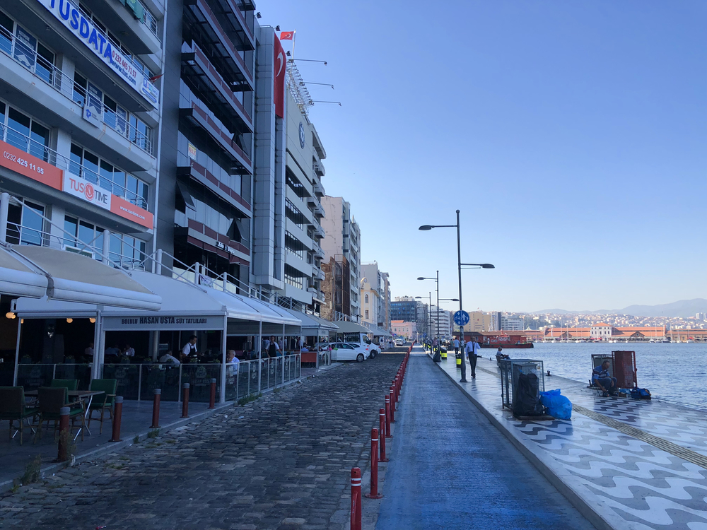 【トルコ】エーゲ海と夕焼けを背にの写真5