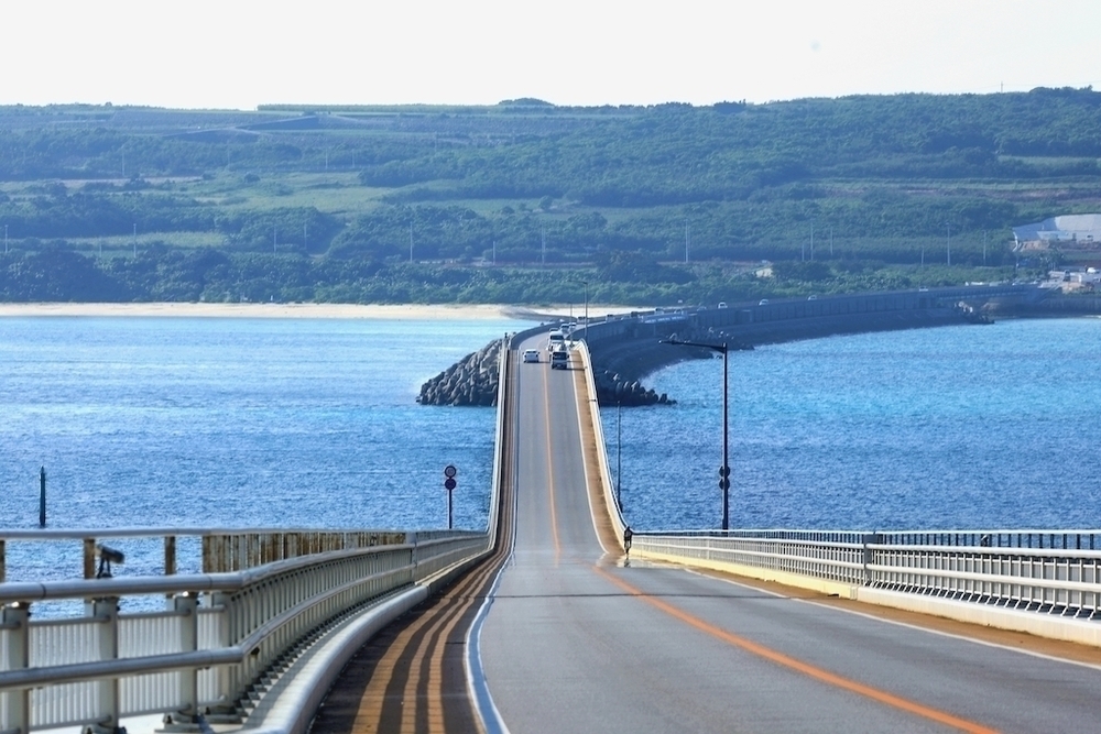 「宮古ブルー」を眺める伊良部大橋往復コースの写真3