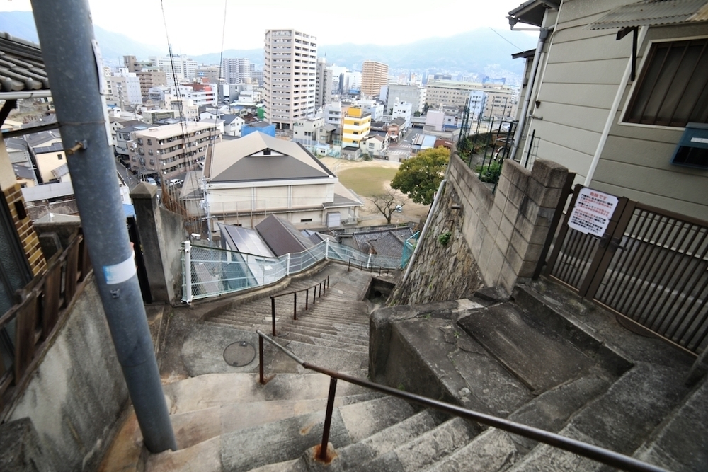 「両城200階段」から海猿の街・呉を一望するの写真3