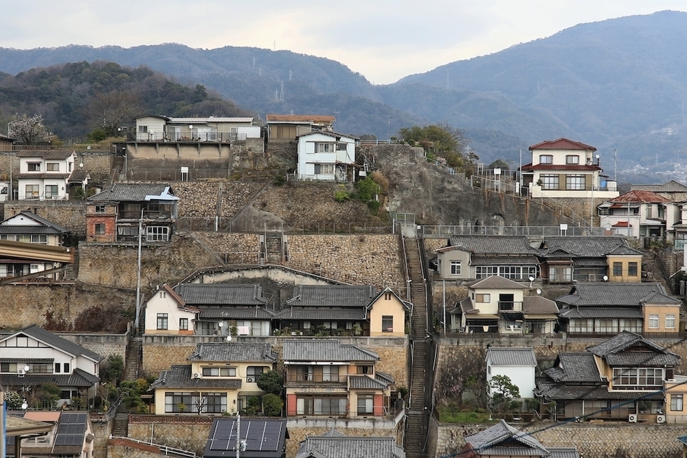 「両城200階段」から海猿の街・呉を一望するの写真4