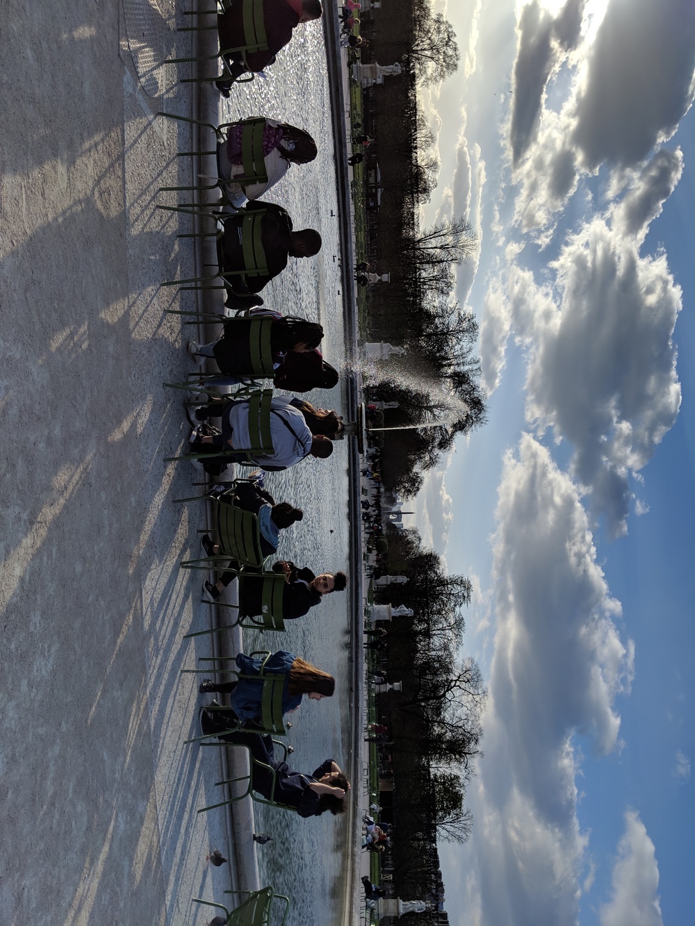 セーヌ川→ルーブル美術館→シャンゼリゼ通り→凱旋門のパリ堪能コースの写真4