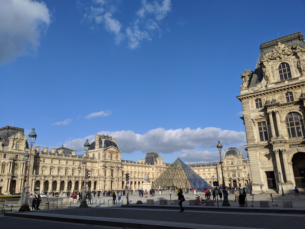 セーヌ川→ルーブル美術館→シャンゼリゼ通り→凱旋門のパリ堪能コースの写真6