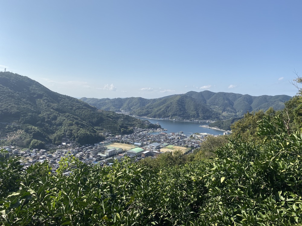 笠置山峠古墳と近代建築遺産トンネルの写真3
