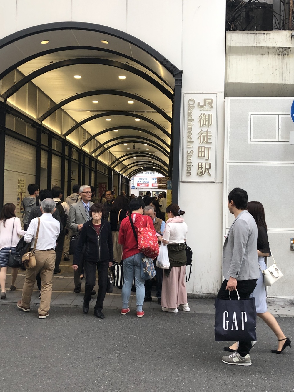 山手線一周 世界の旅の写真14