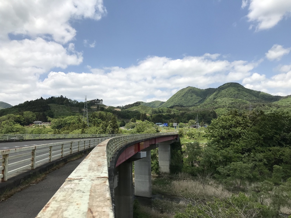 初夏の大自然を感じるロードコースの写真5