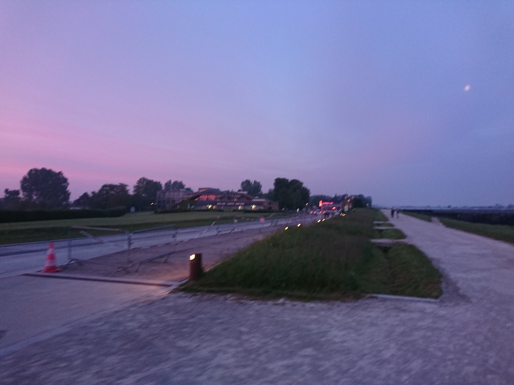 朝霧に浮かぶモンサンミッシェルの写真6