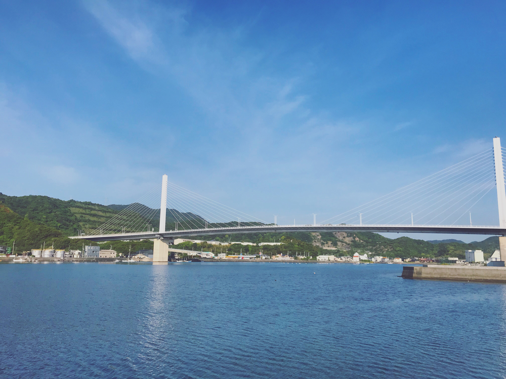 大塚美術館一歩手前の大島で、鳴門大橋をちっちゃく眺めながらほぼ大島一周朝ランの写真3