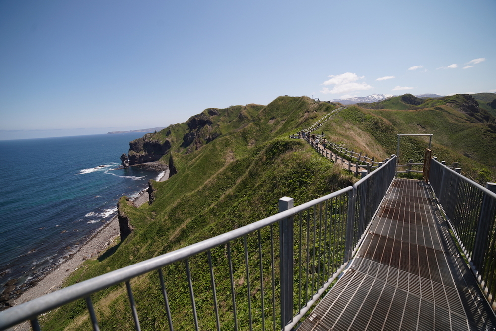 非日常感を堪能できる「神威岬」の写真3