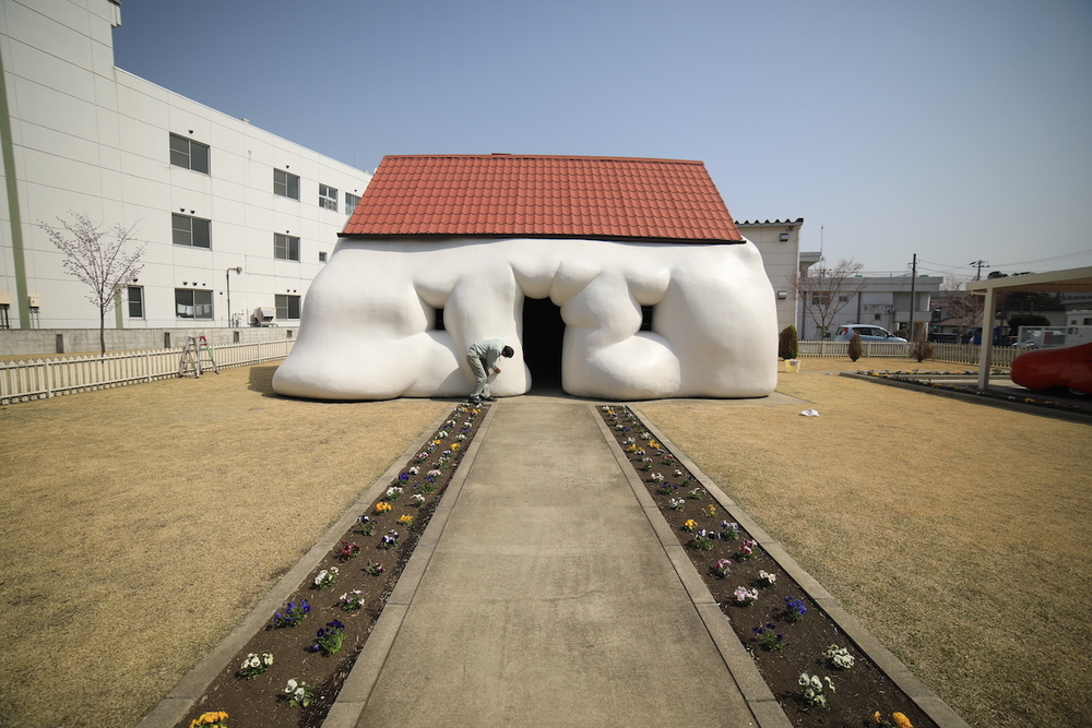 官庁街通り駒街道の自然と現代アートの融合の写真10