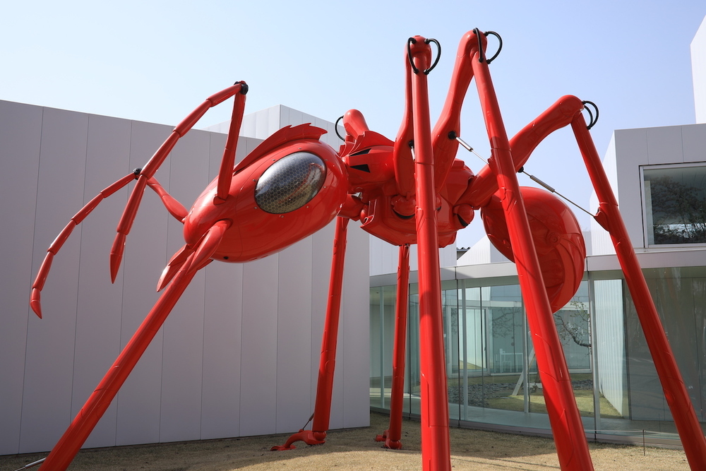 官庁街通り駒街道の自然と現代アートの融合の写真11