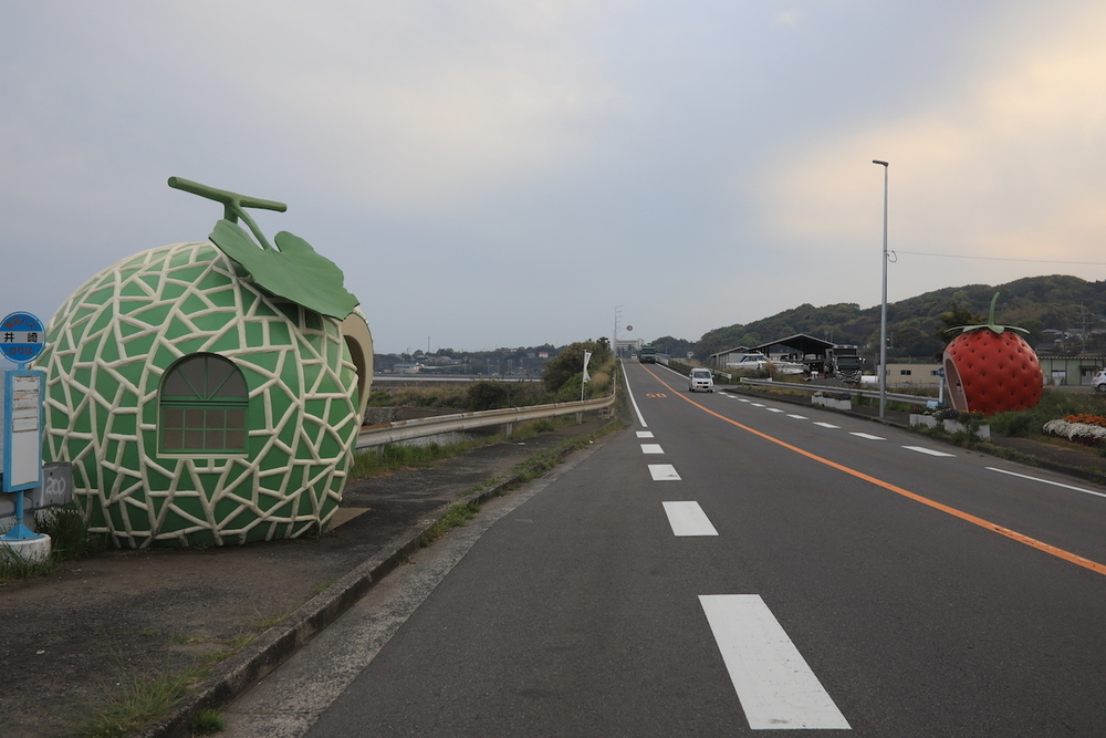 「ときめきフルーツバス停通り」の写真3