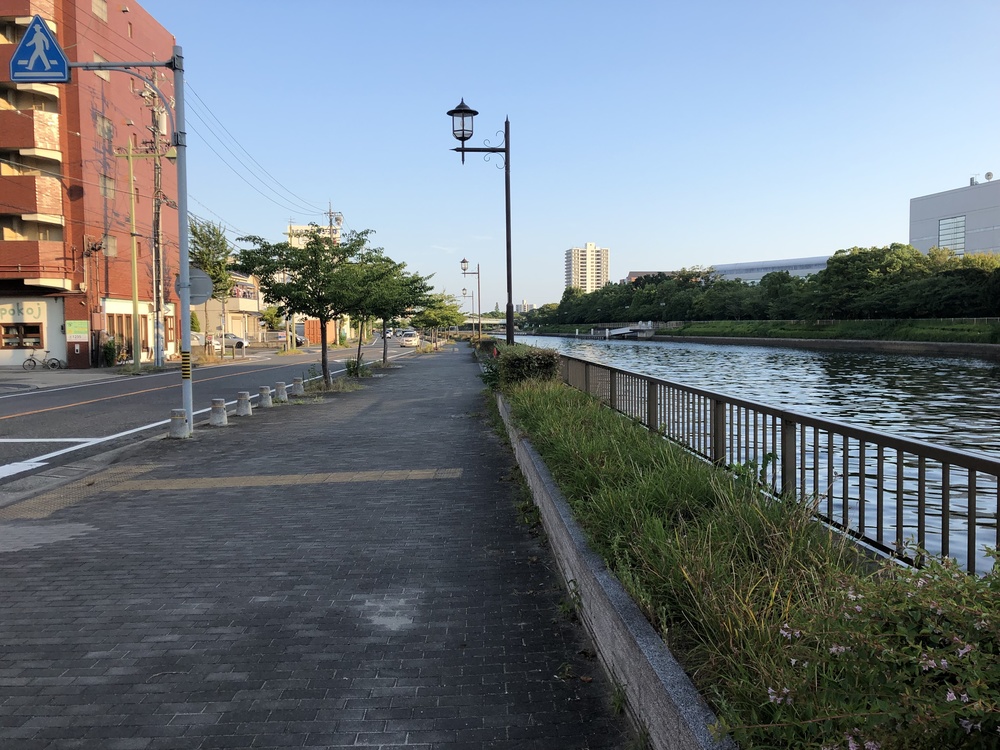 白鳥プロムナード、信号のない川沿いのランニングコースの写真7